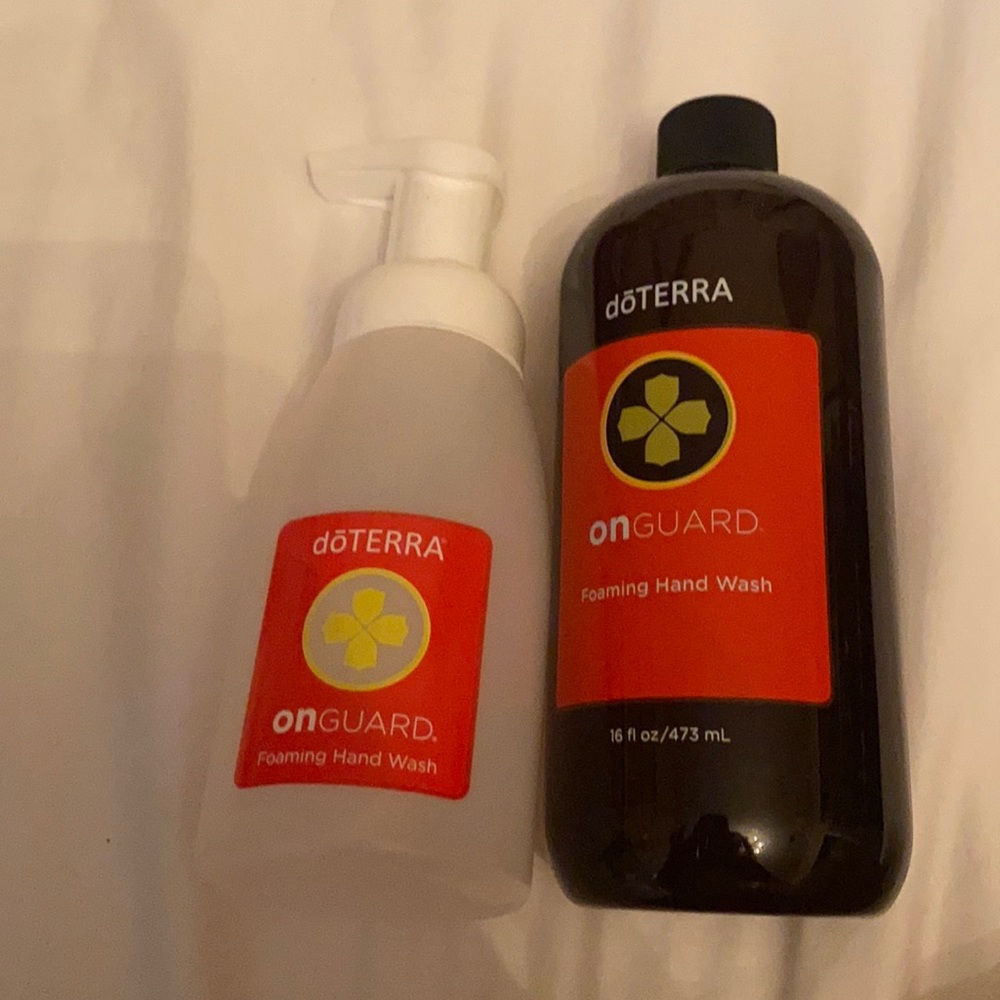 doTERRA On Guard Foaming Hand Wash/dispenser